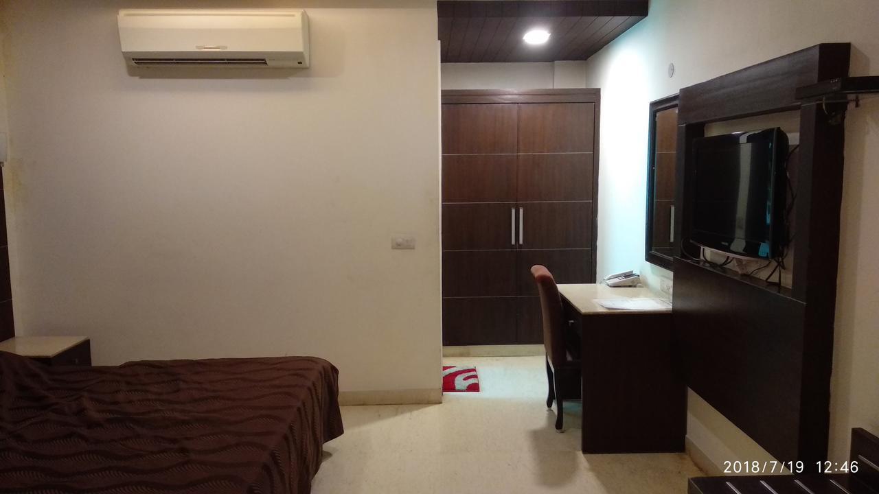 The Metropolis Guest House Near Rk Ashram Metro Station 뉴델리 외부 사진